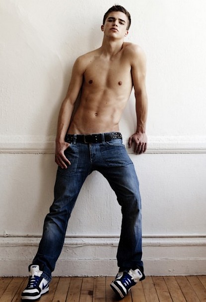 River-Viiperi---Mannequin-Star.jpg