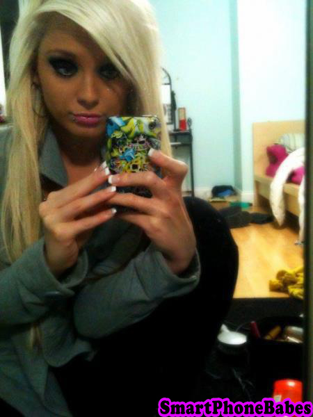 smartphonebabes171.jpg