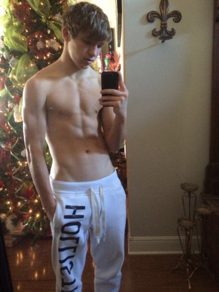 tumblr_neljgbH6q01t322mso1_1280.jpg