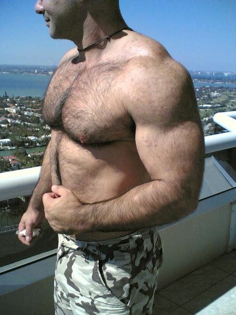 tumblr lq0zkrana71qmk77go1 500