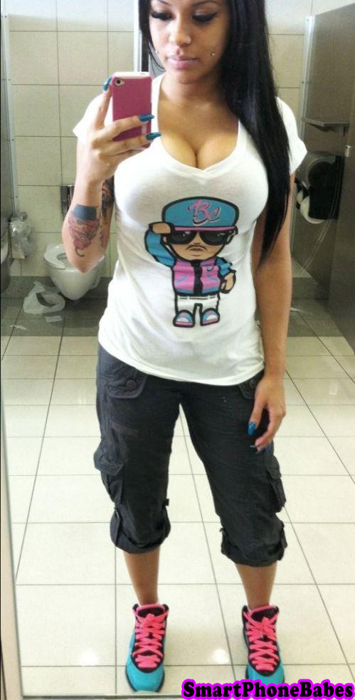 smartphonebabes185.jpg