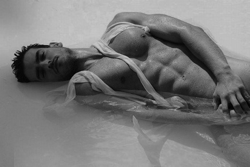 tumblr_n8tez8cEYA1r8w1ndo1_500.jpg