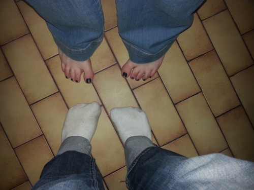 mes-pieds-lesbiens-noemie-charlene.jpg