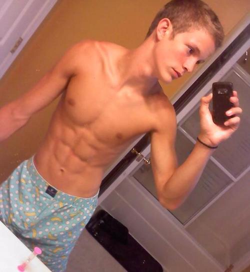 tumblr_mne3tenmBG1r5taazo1_500.jpg