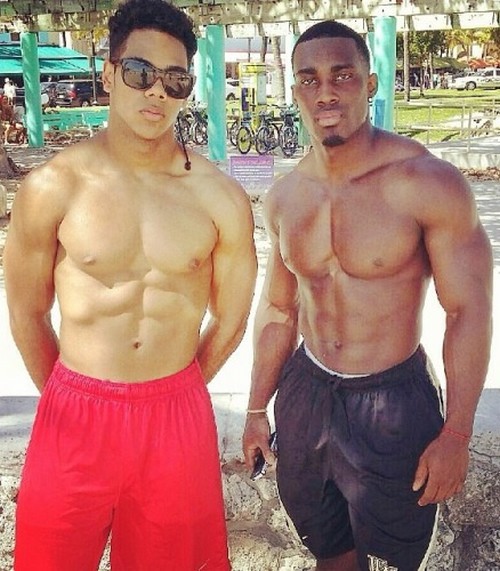 Muscle-Homme---Black---Asiatique.jpg