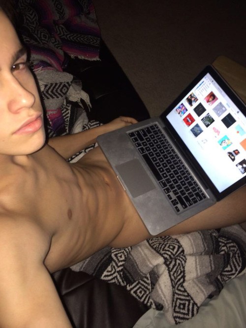 Je-me-branle-sur-le-Blog-de-GaySexyBoy.jpg