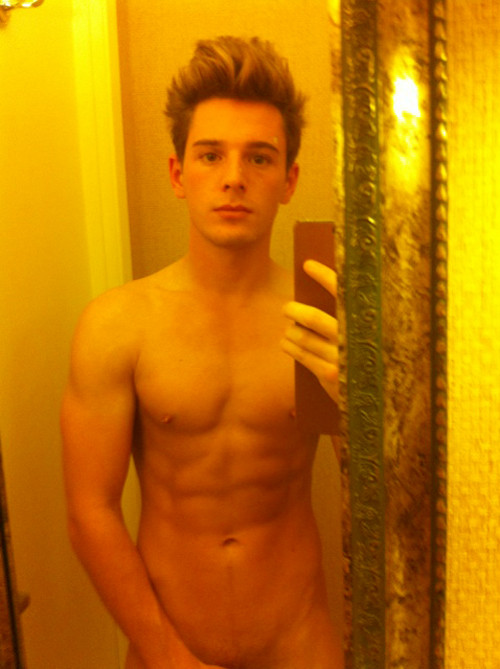tumblr_ne2xt3PPf31s47zfyo1_500.jpg