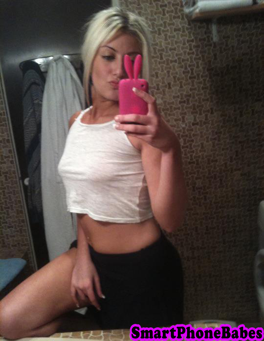 smartphonebabes238.jpg