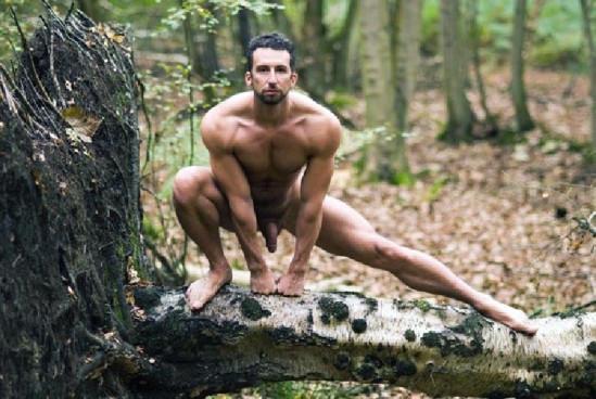 Naked-in-the-woods004.jpg