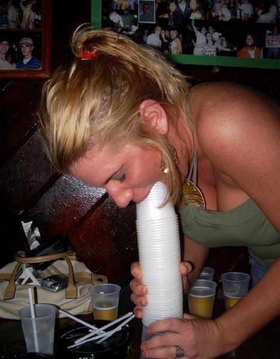 lilibertine_libertine_gros_gode_sextoy_gorge_profonde_pipe.jpg