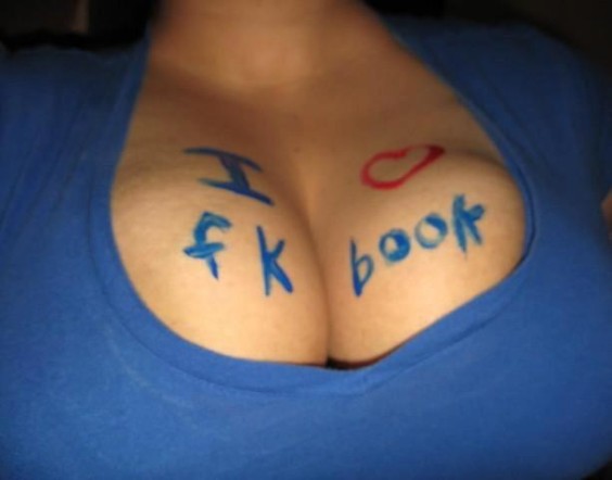 i_love_facebook_boobs.jpg