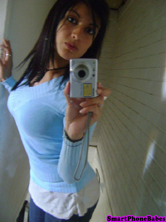 smartphonebabes150.jpg