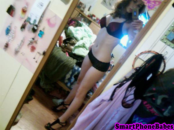 smartphonebabes195.jpg