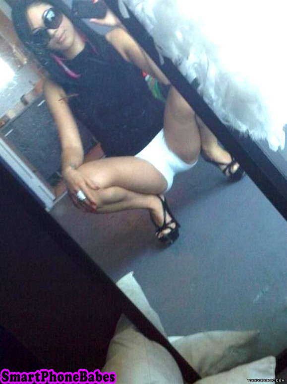smartphonebabes104.jpg
