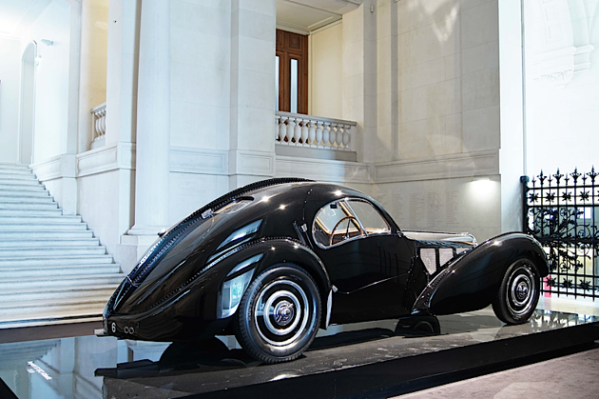 Bugatti-Type-57-SC-Atlantic-noir-3-4-arriere-droit-png 0956
