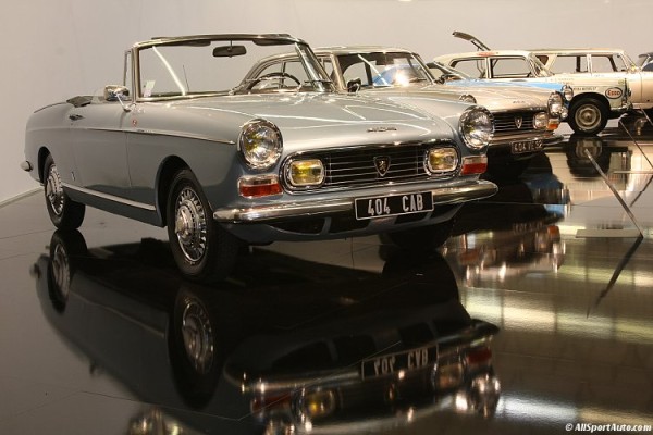 1967-peugeot-404-cabriolet 05 m