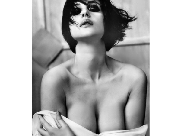 Monica-Bellucci-Sexy-Hot-Screensaver.jpg