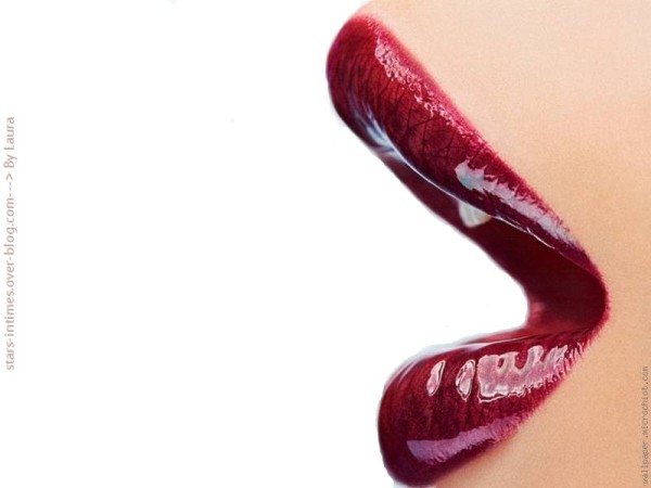 lêvres maquillage rouge coloré femmes langues (22)