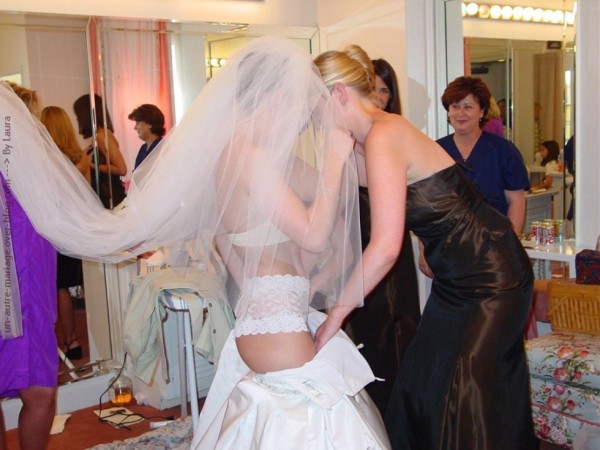 habillage robe mariée mariage sexy lingerie (4)