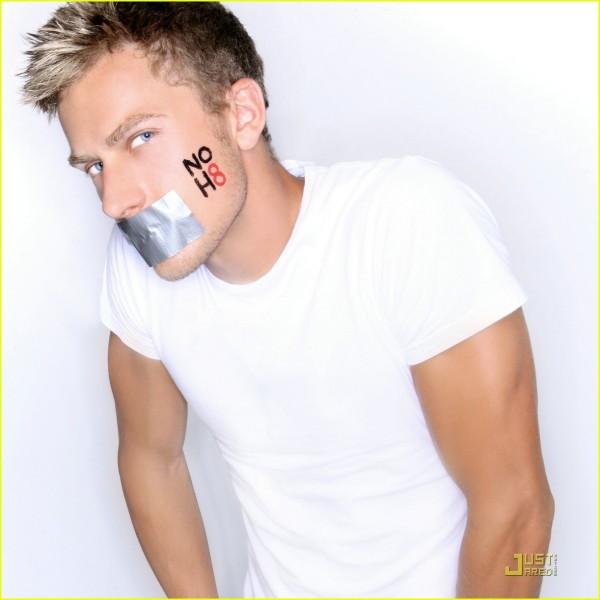 jonathan-waud-no-h8-campaign-01.jpg
