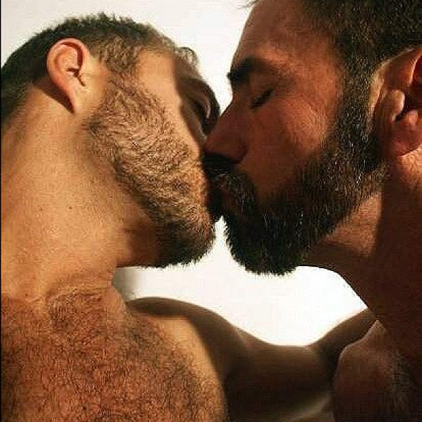 beard gay kiss 8