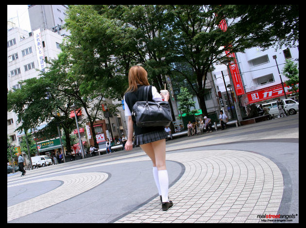 ayami_sexy_japaneses_student.jpg