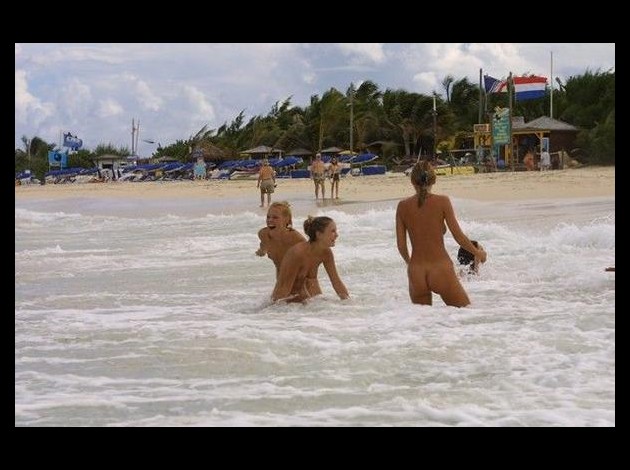 les_copines_a_la_plage_2.jpg