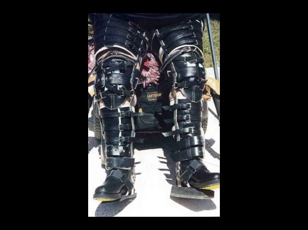 legbraceblack.jpg