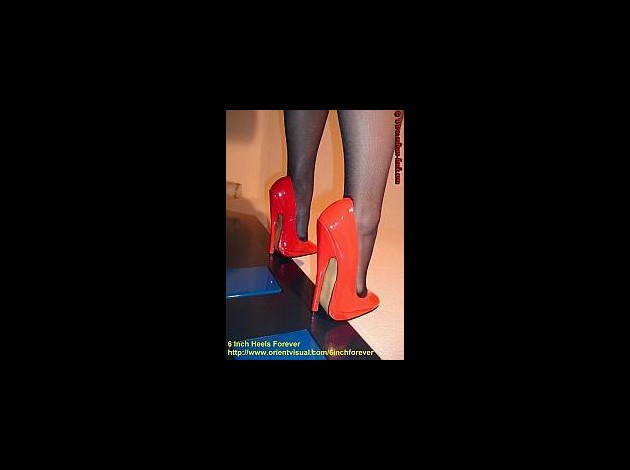 shoeshigh083.jpg