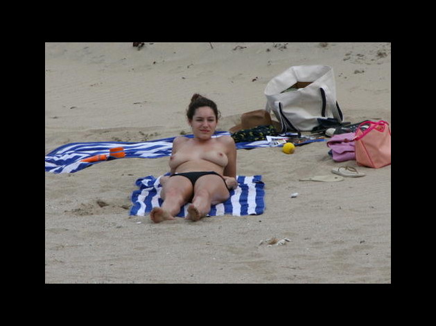 kelly brook topless candids