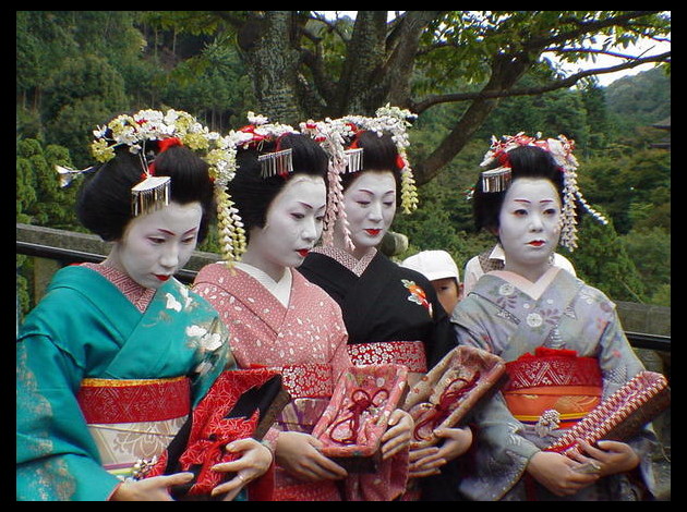 geisha-girls.jpg
