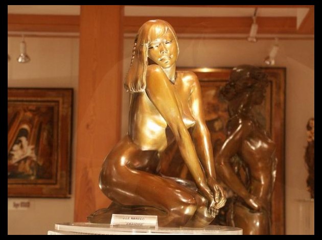statue001.jpg
