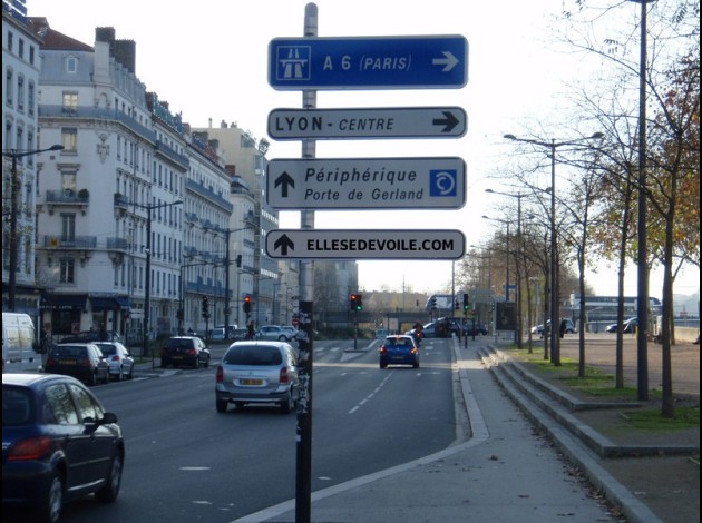 panneau-lyon.jpg