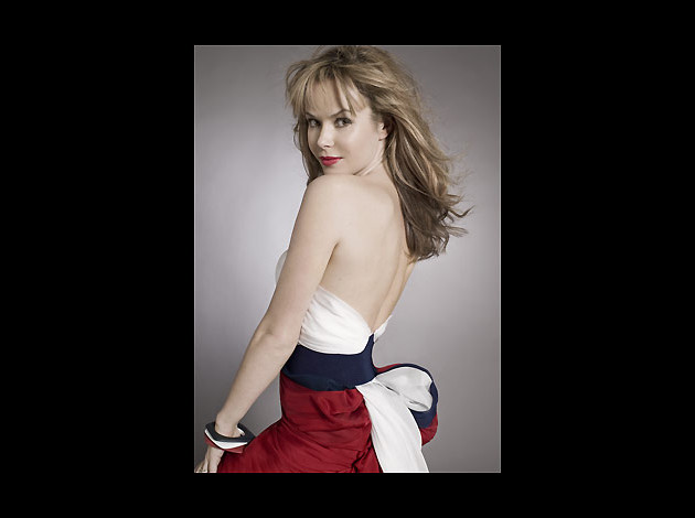 amanda_holden_03_010.jpg