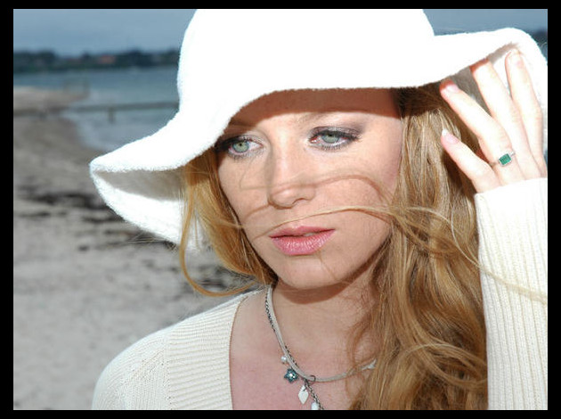 Gry-Bay-Model--19-.jpg