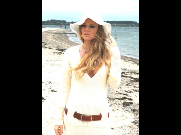 Gry-Bay-Model--57-.jpg