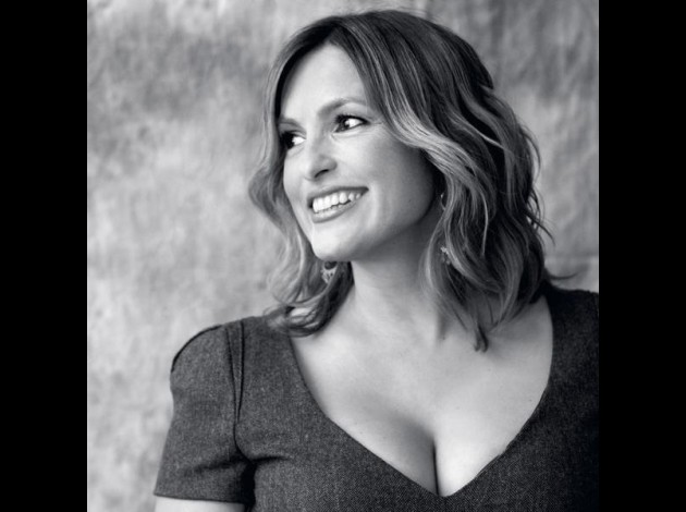 Mariska-Hargitay-sexy--110-.jpg