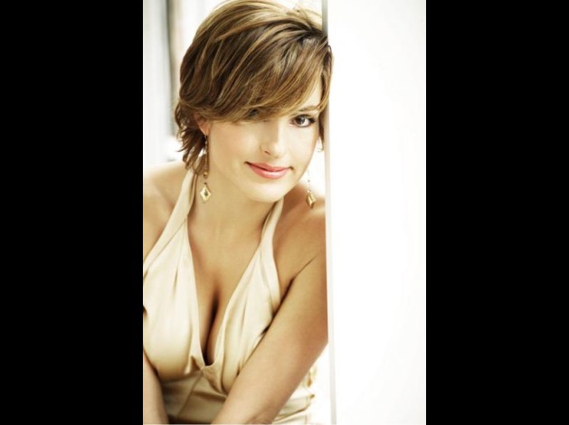 Mariska-Hargitay-sexy--65-.jpg