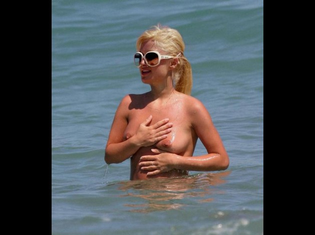 Paris-Hilton-Simply-nude--2-.jpg