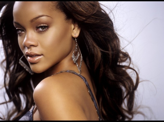 Rihanna-a-sexyreport--9-.jpg