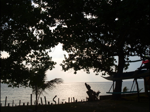 Contre-jour--Cabilao-Island-.jpg