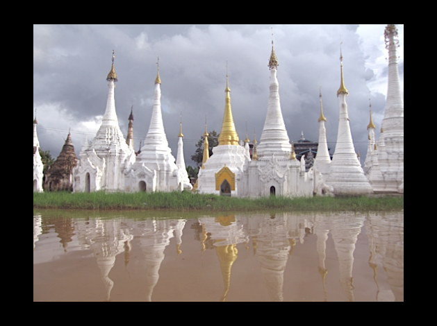 Lac-Inle-Stupas.png