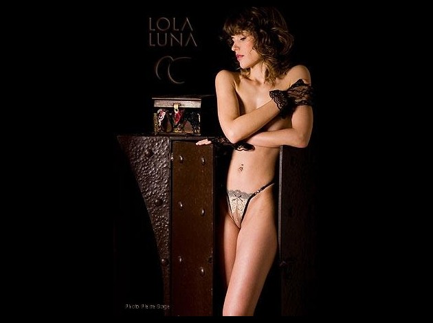 Lola-Luna-02-Lingerie.jpg