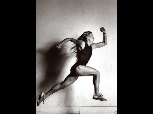 Blk1-037-Helmut-Newton-Gayleolinekova.jpg