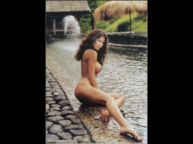 Brooke-Burke---Nude-In-Water--Playboy-May-2001-.jpg