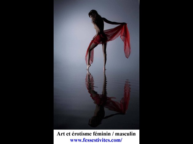 Art érotisme féminin  femme  nu  mer reflets rouge