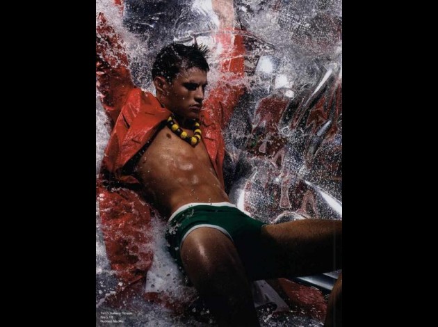 12829_Splash_VManSS05-2_122_462lo.jpg