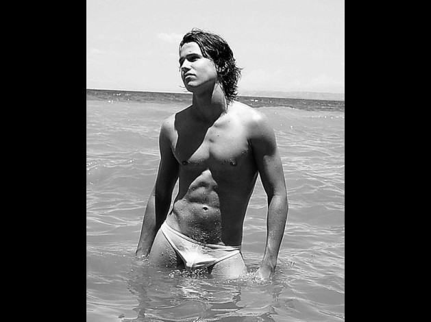 70817_javier_211437269_122_375lo.jpg