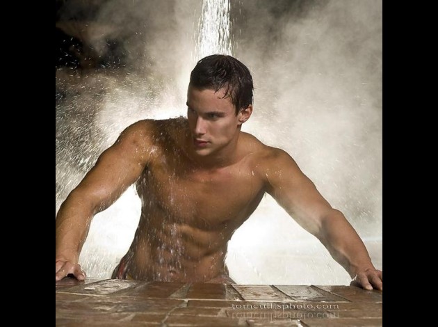 tomcullis-2B-4-.jpg
