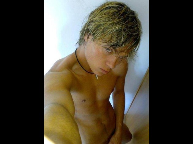 blonde-hot-abs.jpg